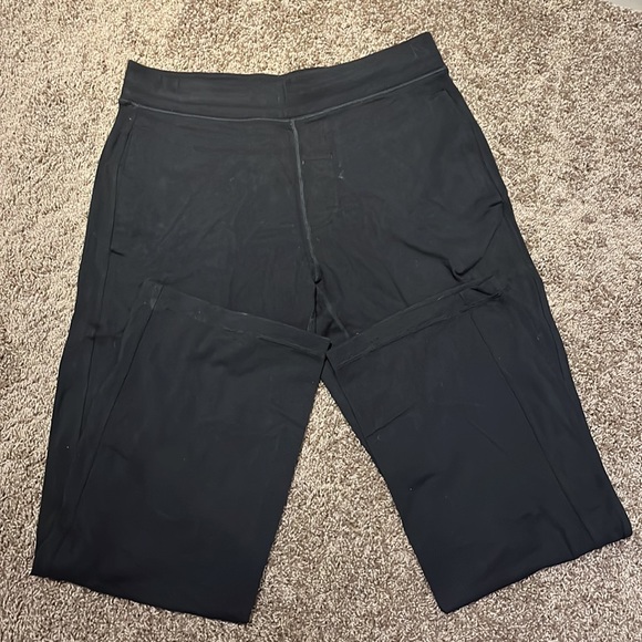 Lululemon men’s yoga pants - Picture 3 of 5
